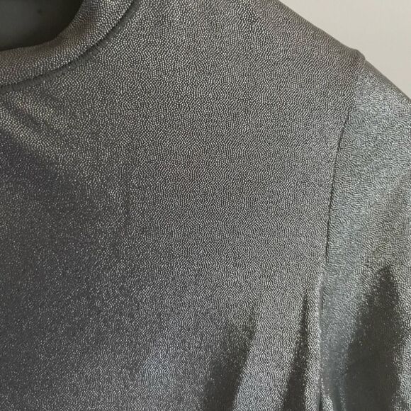 SKIMS Metallic Fit Everybody Tee - Picture 3 of 4